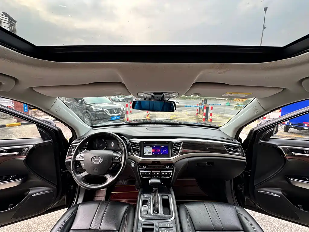 GAC Motor Trumpchi GS8 2017 — фото 13