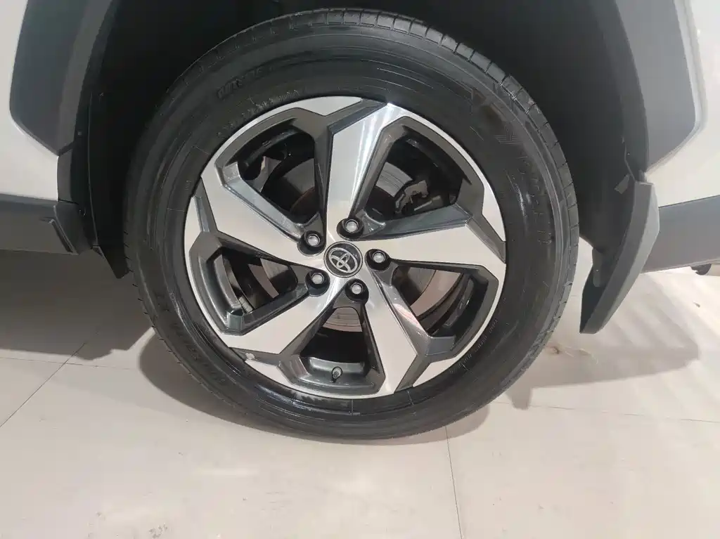 Toyota RAV4 Rongfang Dual Engine E+ 2022 — фото 8