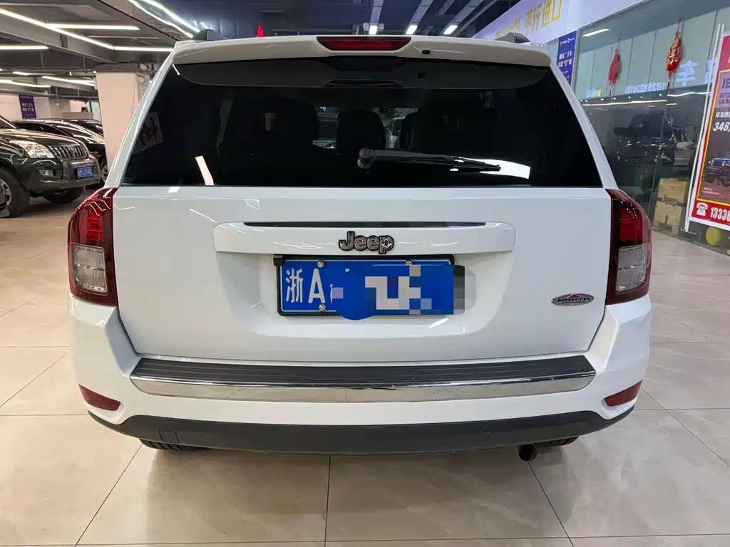 Jeep Compass 2015 — фото 7