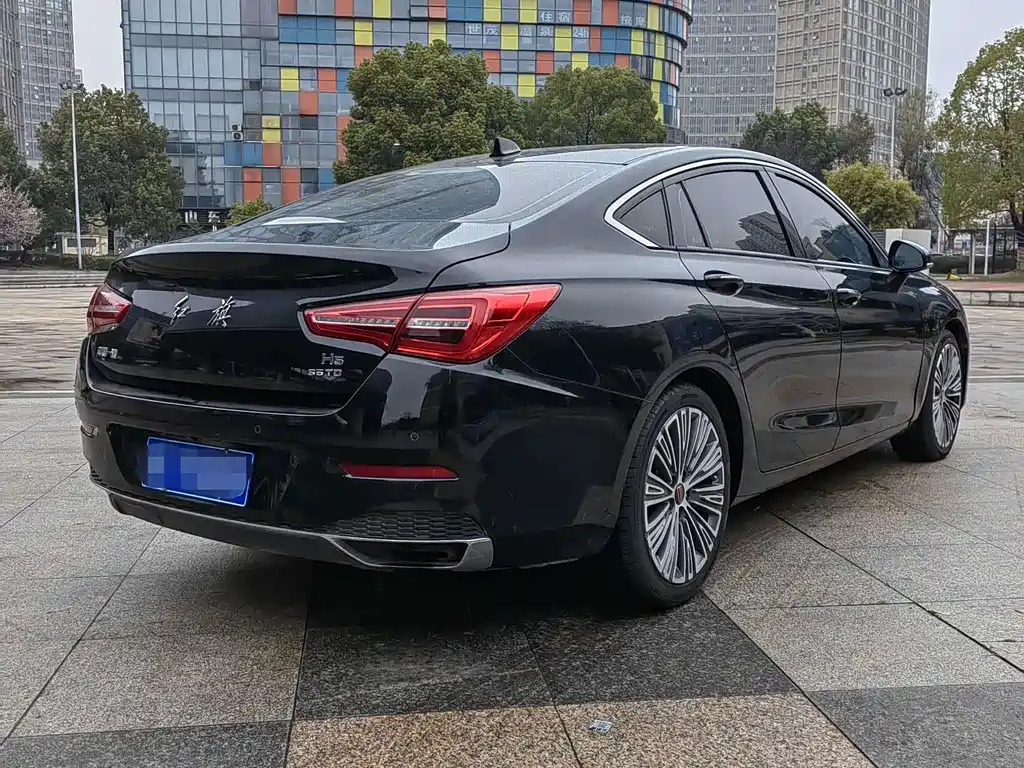 Hongqi H5 2021 — фото 5
