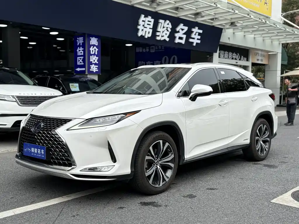 Lexus RX 2022 — фото 1