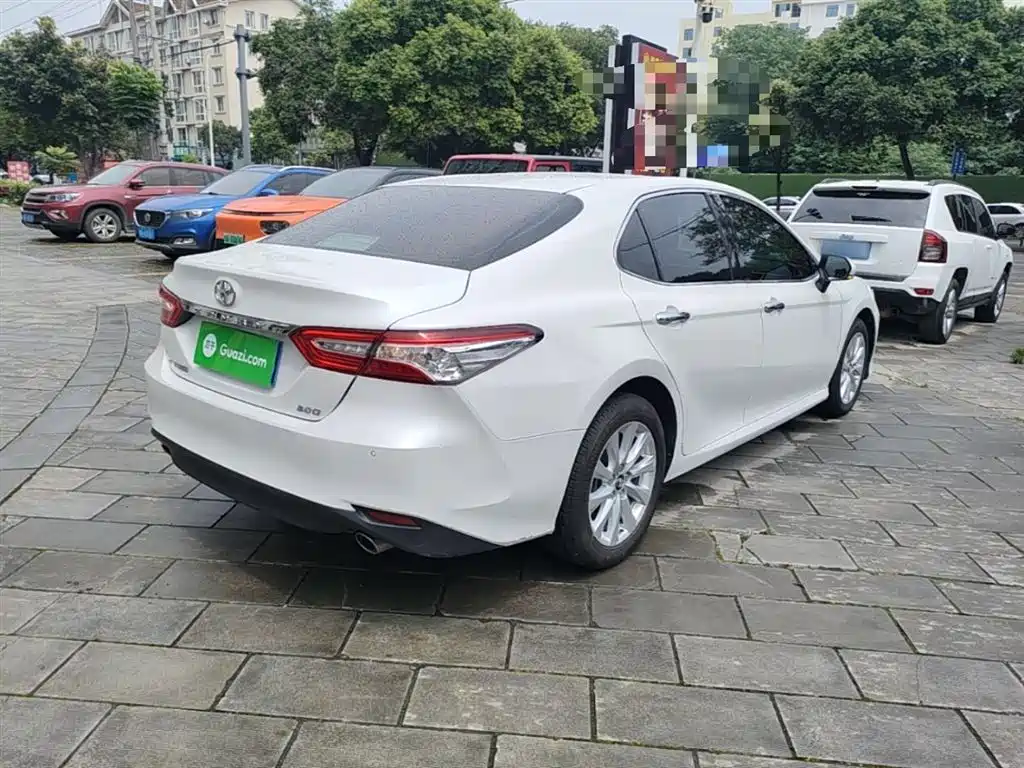Toyota Camry 2020 — фото 7
