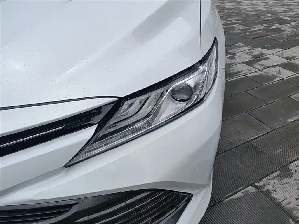 Toyota Camry 2020 — фото 24