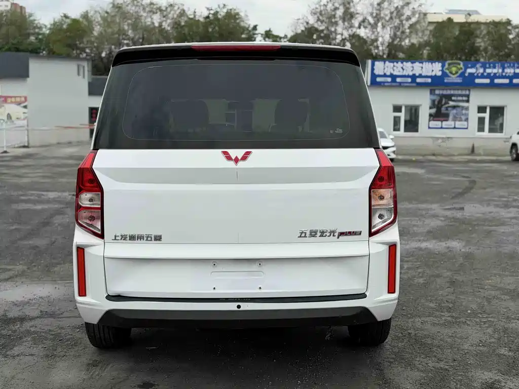 Wuling Hongguang PLUS 2023 — фото 8