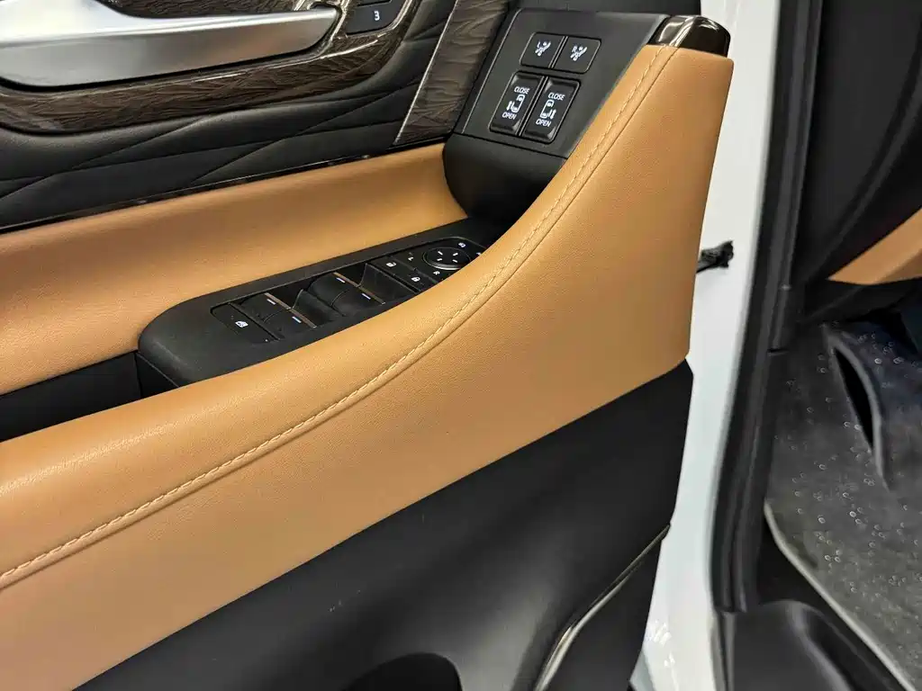 Toyota Alphard 2024 — фото 11