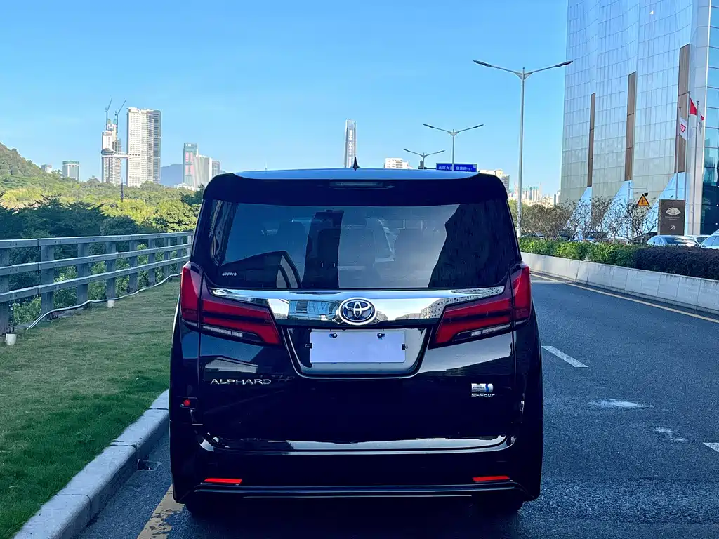 Toyota Alphard 2020 — фото 5
