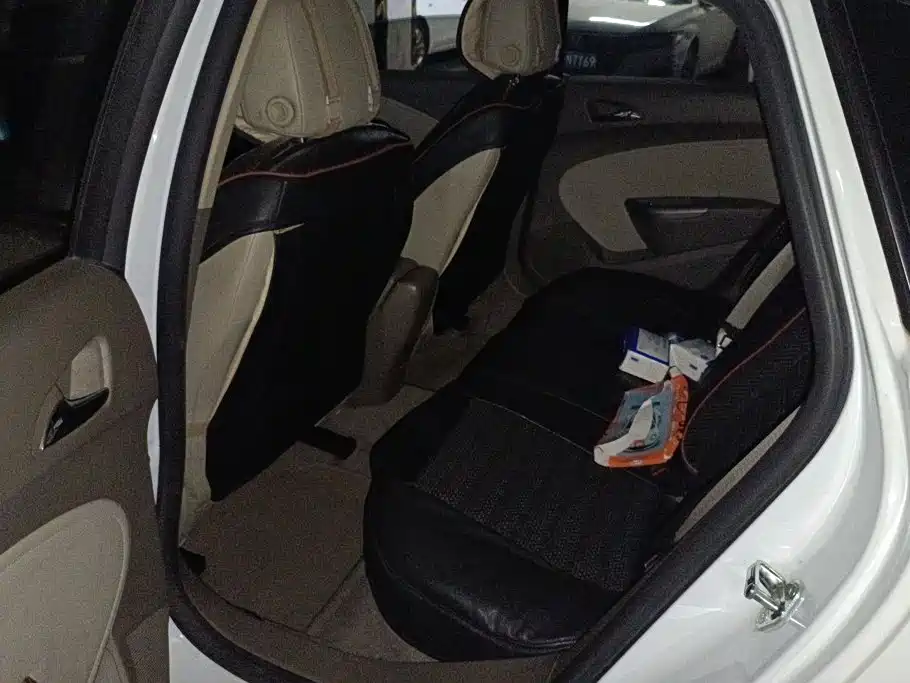 Buick Excelle 2014 — фото 10