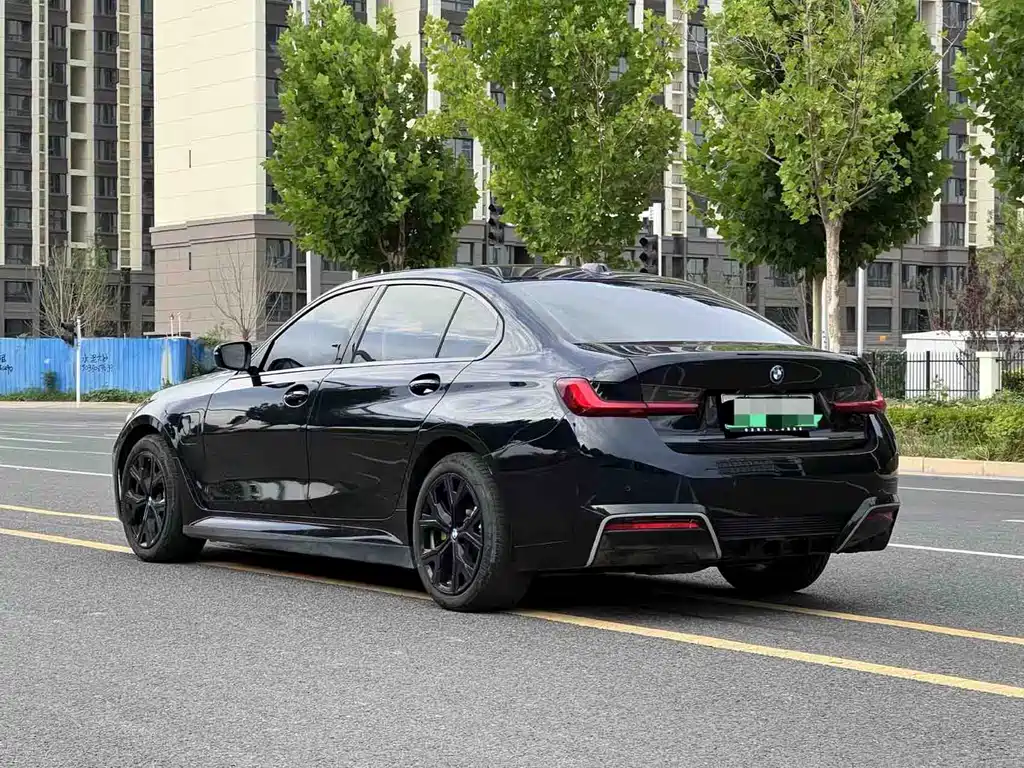 BMW i3 2025