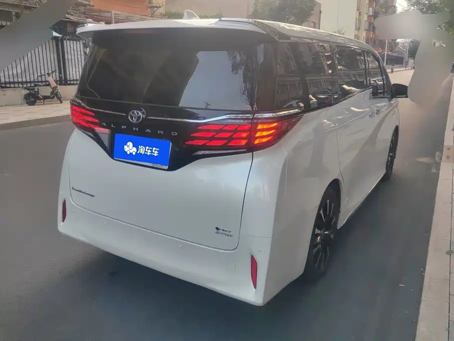 Toyota Alphard 2024 — фото 3