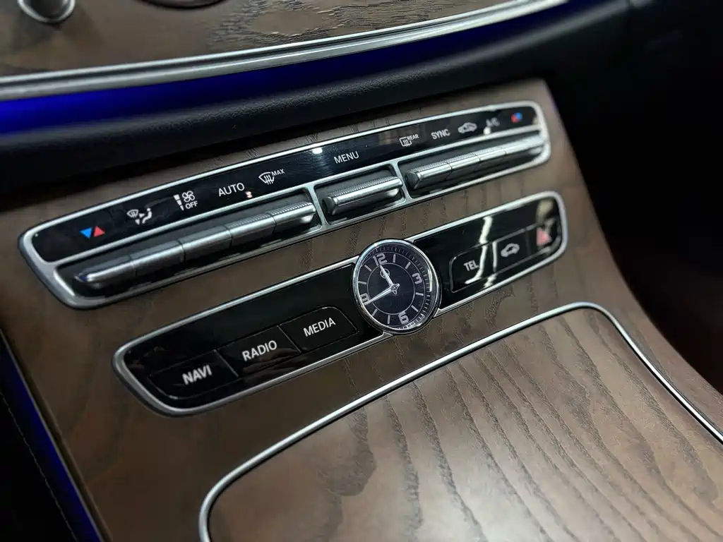 Mercedes-Benz E-Class 2017 — фото 13