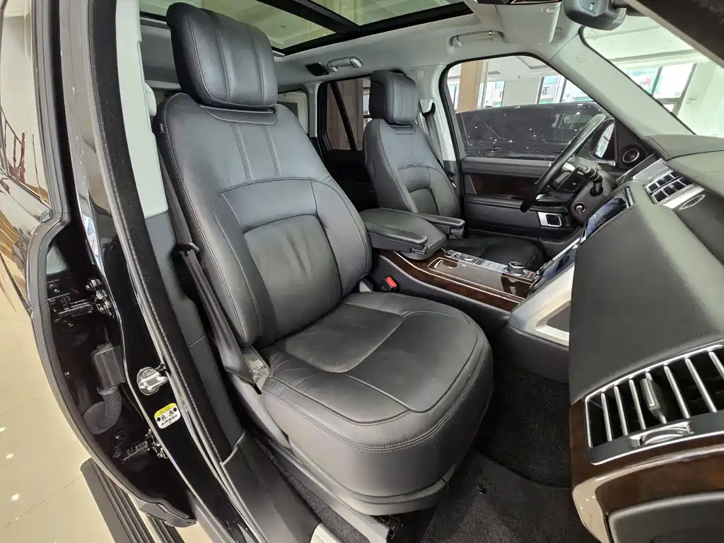 Land Rover Range Rover 2022 — фото 13