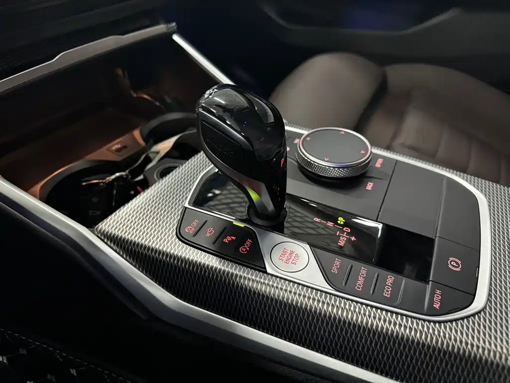 BMW 3 Series 2019 — фото 14
