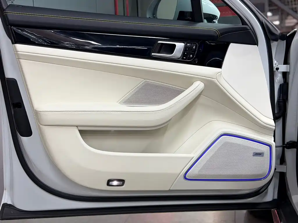 Porsche Panamera 2019 — фото 15