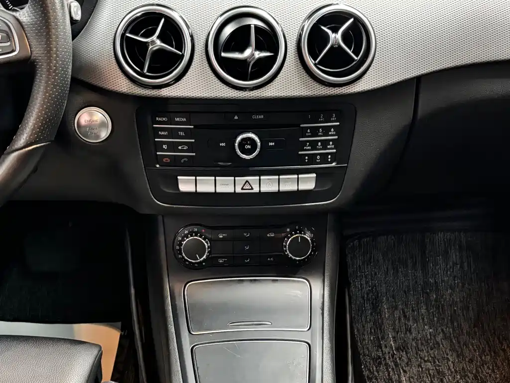 Mercedes-Benz B-Class 2017 — фото 10