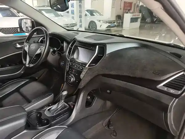 Hyundai Santa Fe 2017