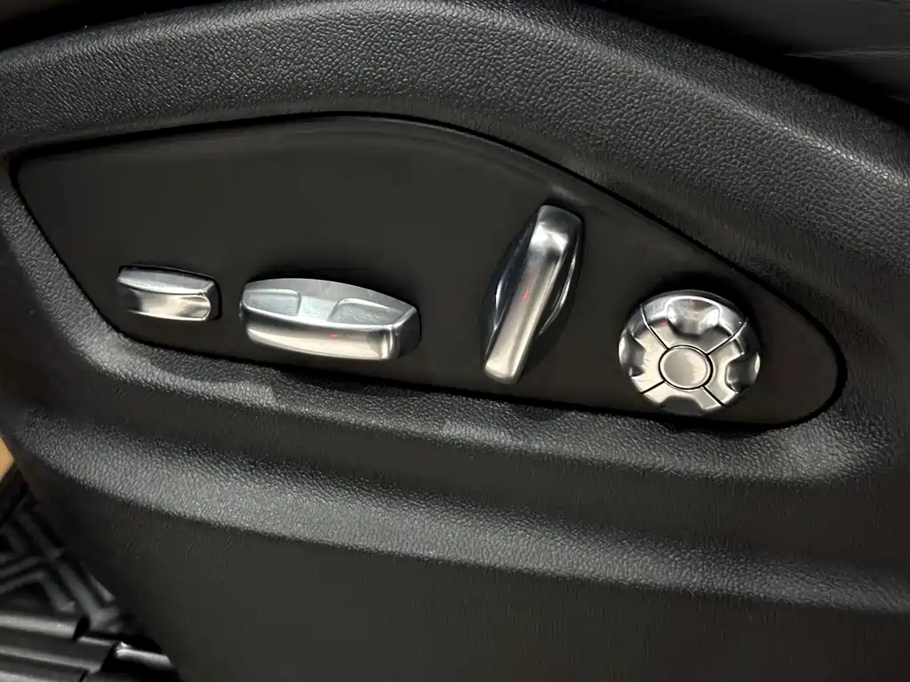 Porsche Cayenne Hybrid 2021 — фото 20