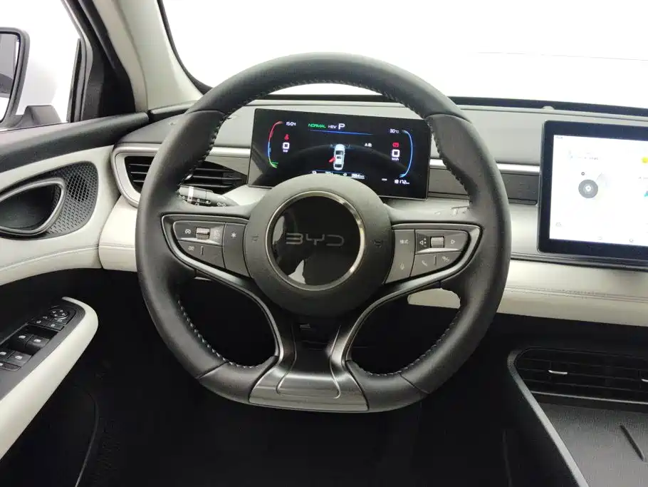 BYD Seal 05 DM-i 2025 — фото 15