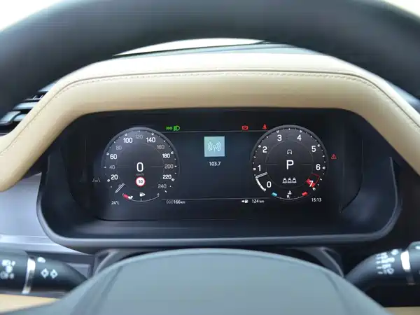Land Rover Defender 2026