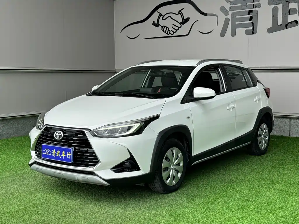 Toyota Yaris L 2020 — фото 1