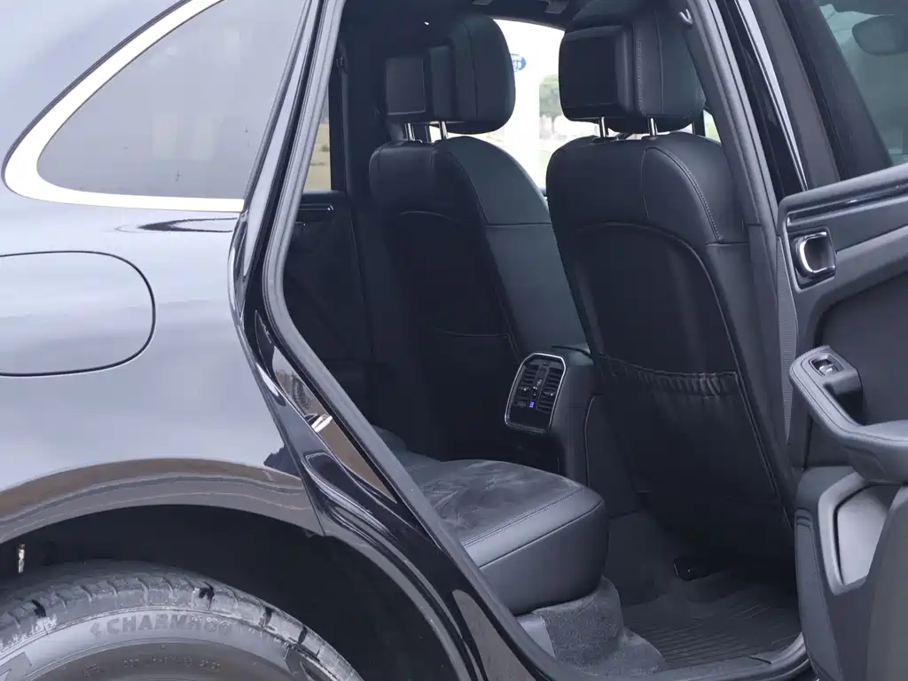 Porsche Macan 2016 — фото 15