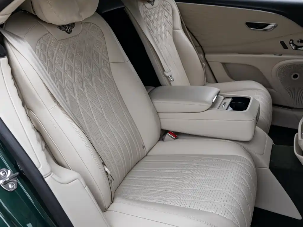 Bentley Flying Spur 2021 — фото 23