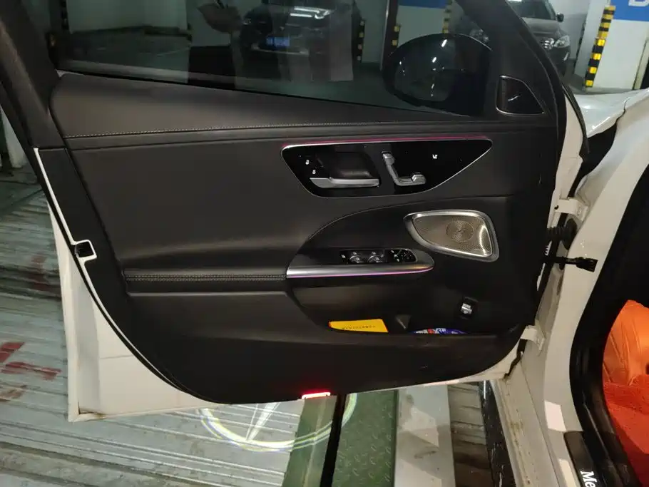 Mercedes-Benz C-Class 2023