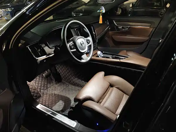Volvo S90 2024