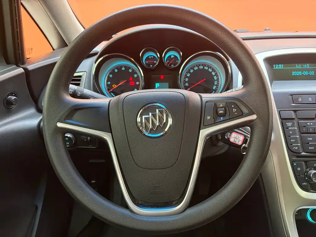Buick Excelle 2014 — фото 18