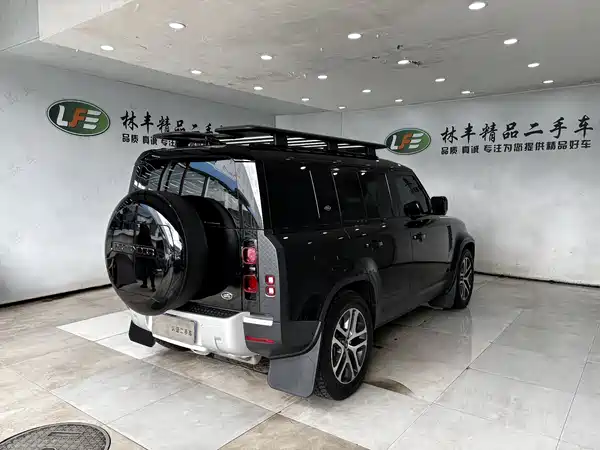 Land Rover Defender 2023