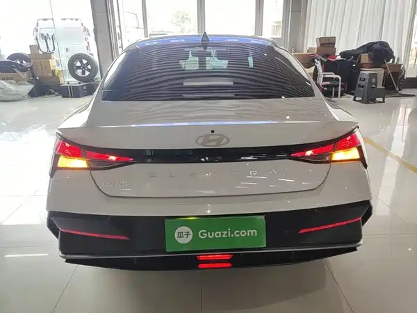 Hyundai Elantra 2023