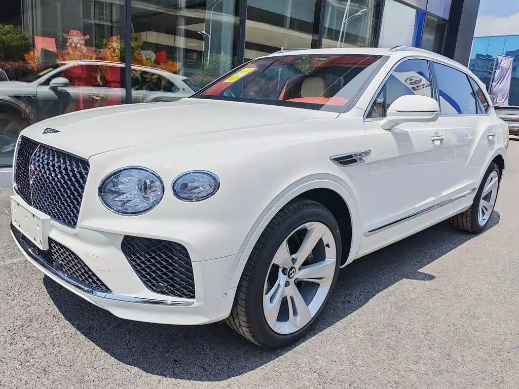 Bentley Bentayga — фото 1
