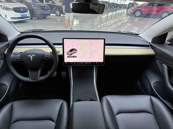 Tesla Model 3 2020