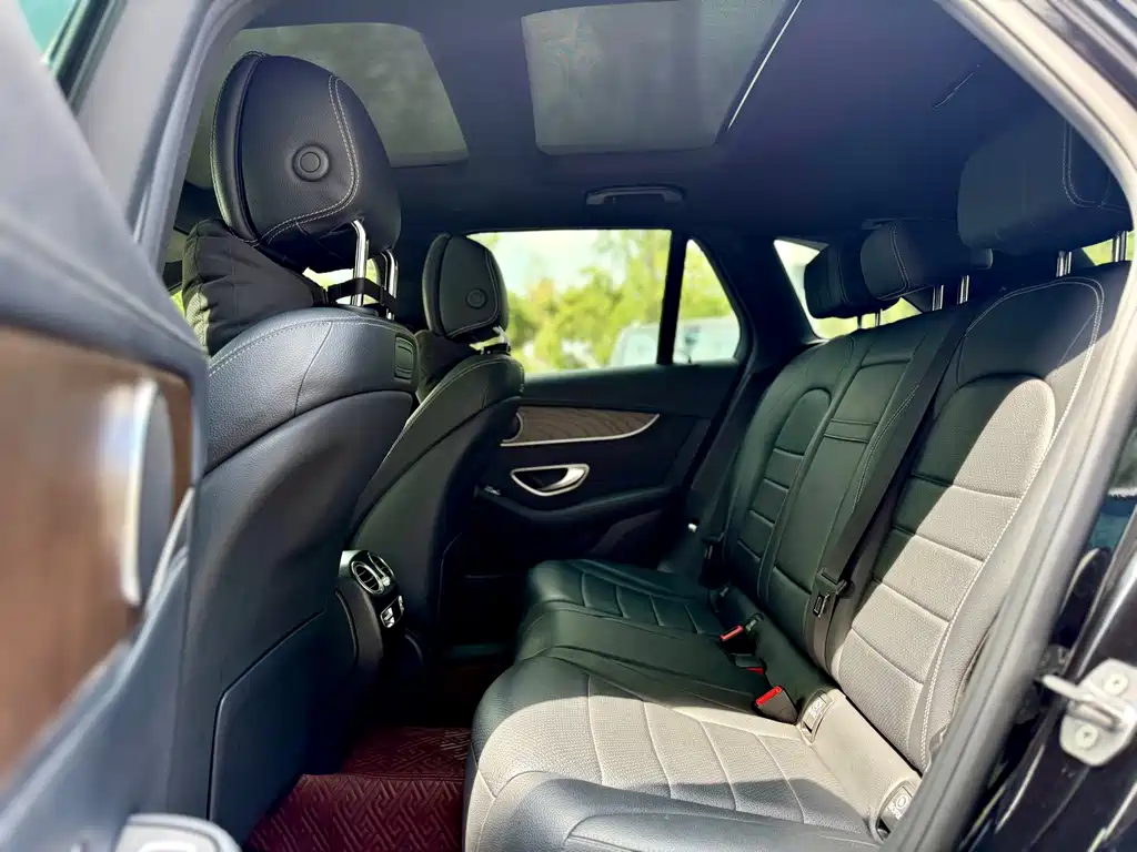Mercedes-Benz GLC 2017 — фото 19
