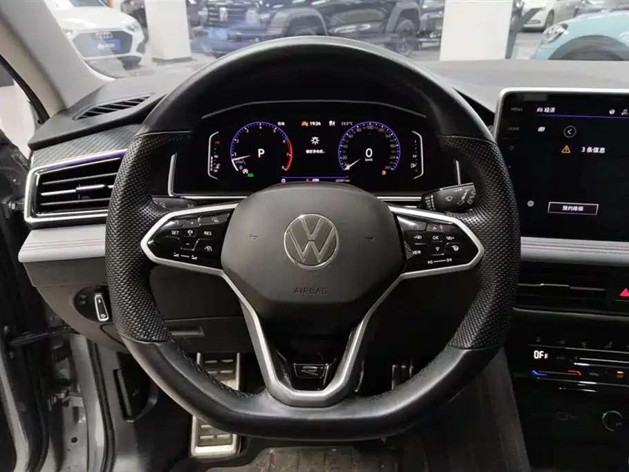 Volkswagen Tiguan L 2022 — фото 15