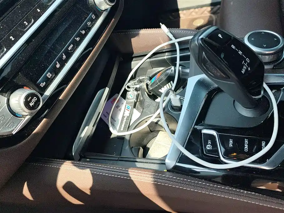BMW 5 Series 2022 — фото 16