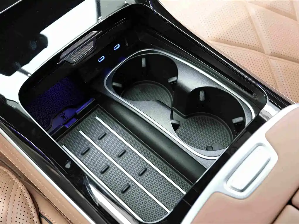 Mercedes-Benz Maybach S-Class 2025 — фото 10