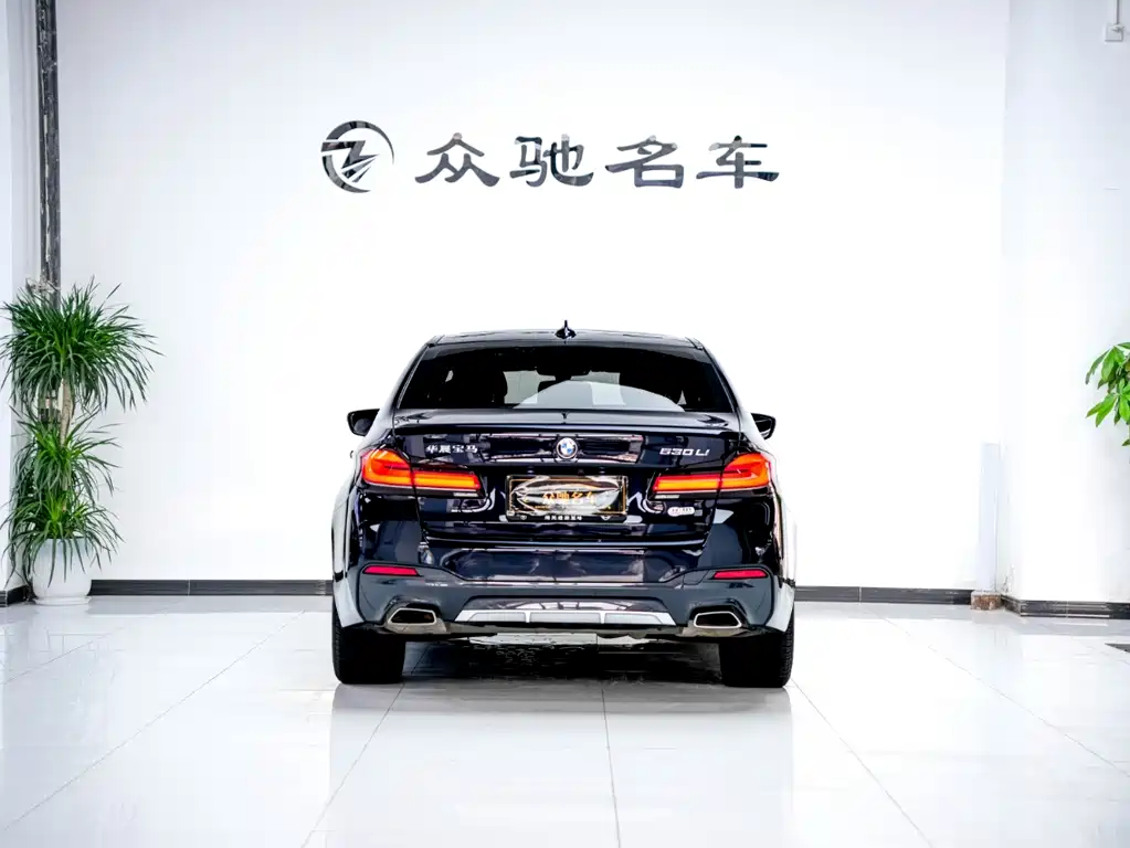 BMW 5 Series 2023 — фото 10