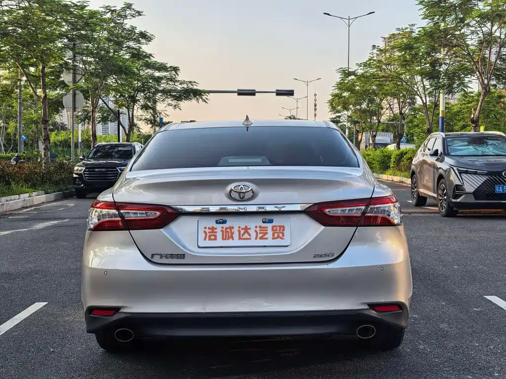 Toyota Camry 2022 — фото 13