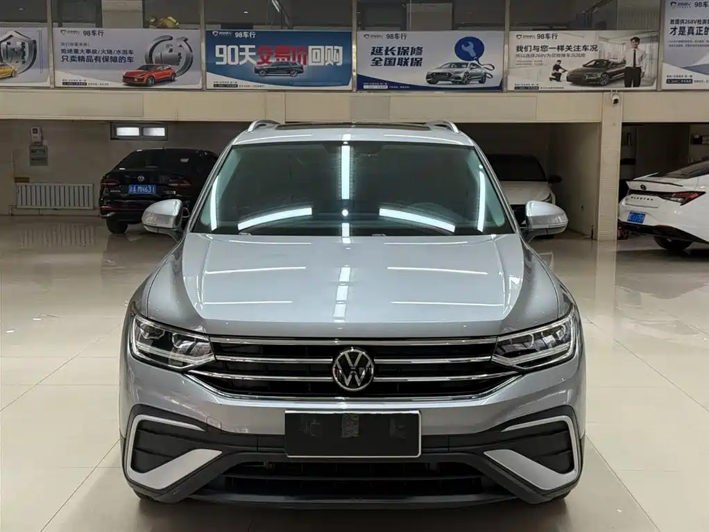 Volkswagen Tiguan L 2023 — фото 2