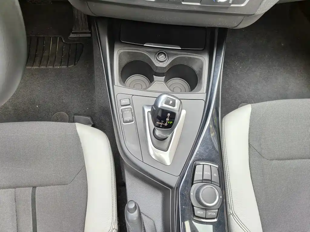 BMW 1 Series 2015 — фото 12
