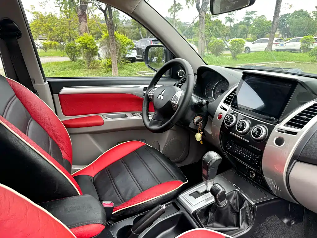 Mitsubishi Pajero Sport 2015 — фото 8
