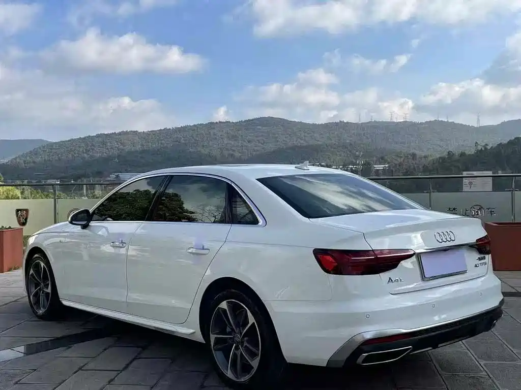 Audi A4L 2020 — фото 9