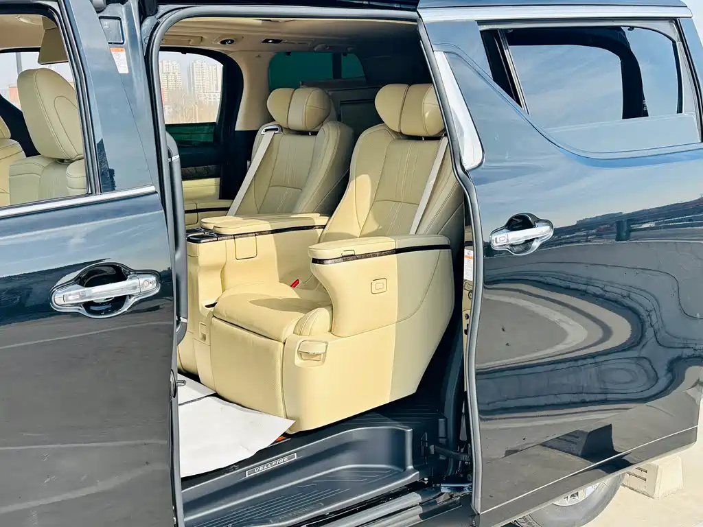 Toyota Vellfire 2021 — фото 12