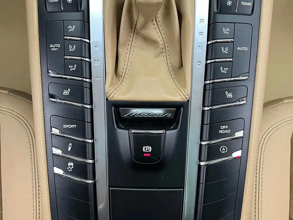 Porsche Macan 2015 — фото 13