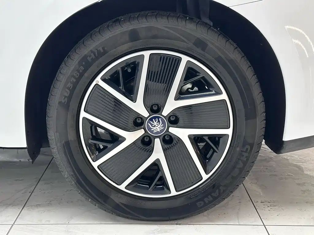 BYD Qin L 2025 — фото 12