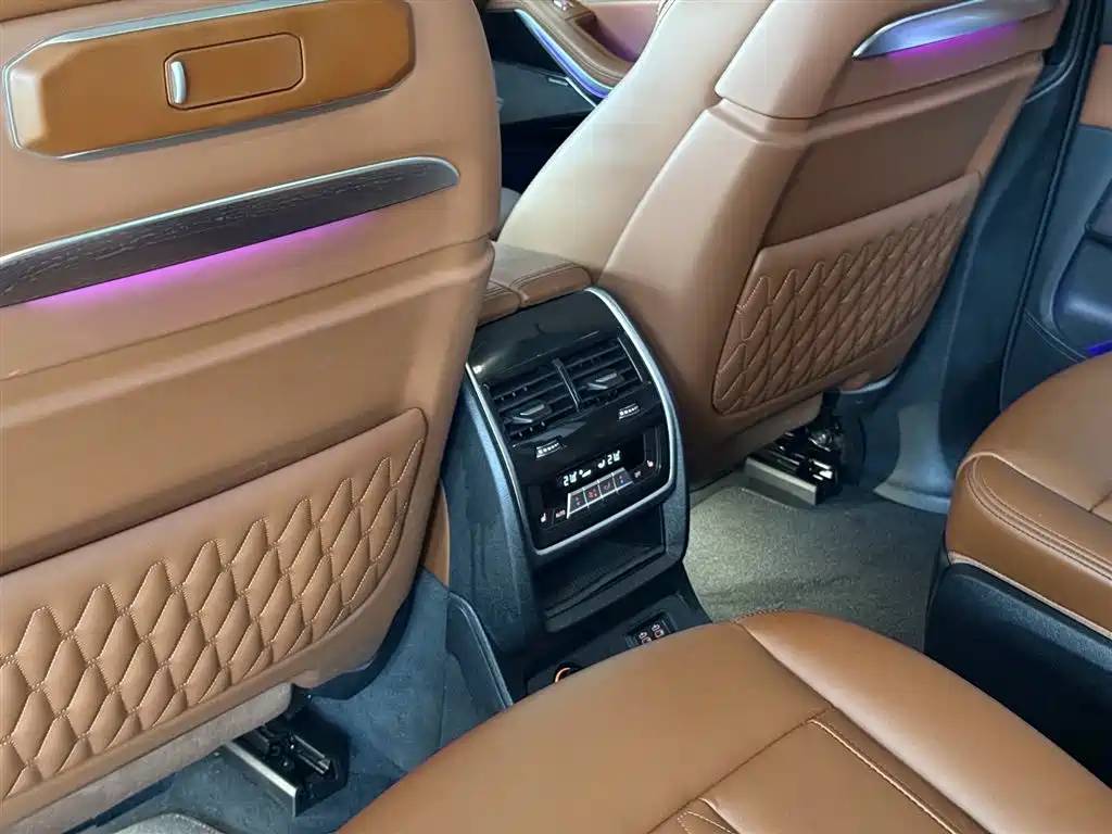 BMW X7 M60i 2023 — фото 8