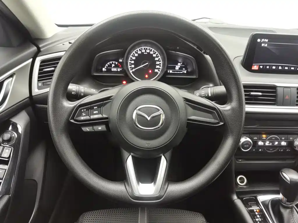 Mazda 3 Axela 2019 — фото 11