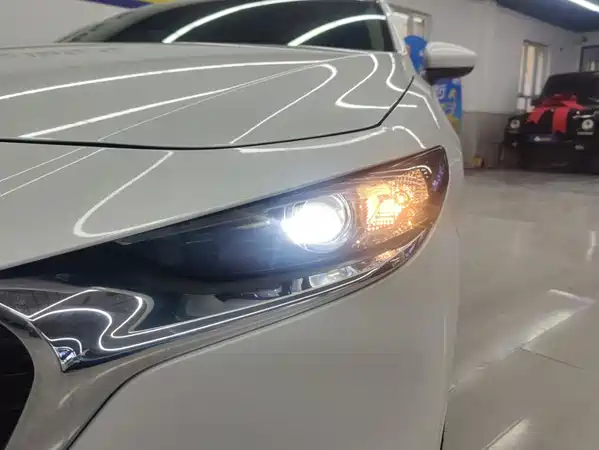 Mazda 3 Axela 2022
