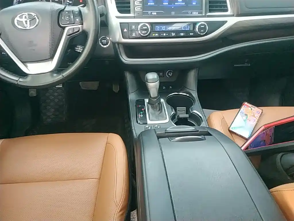 Toyota Highlander 2020 — фото 14