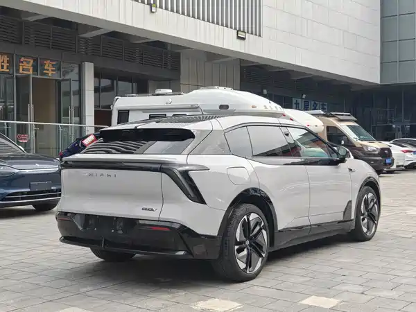 HiPhi Y 2025